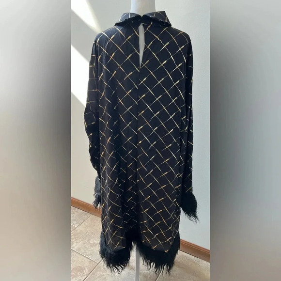 SHEIN Curve | ladies plus size faux fur dress. Size: 4XL - Picture 3 of 16